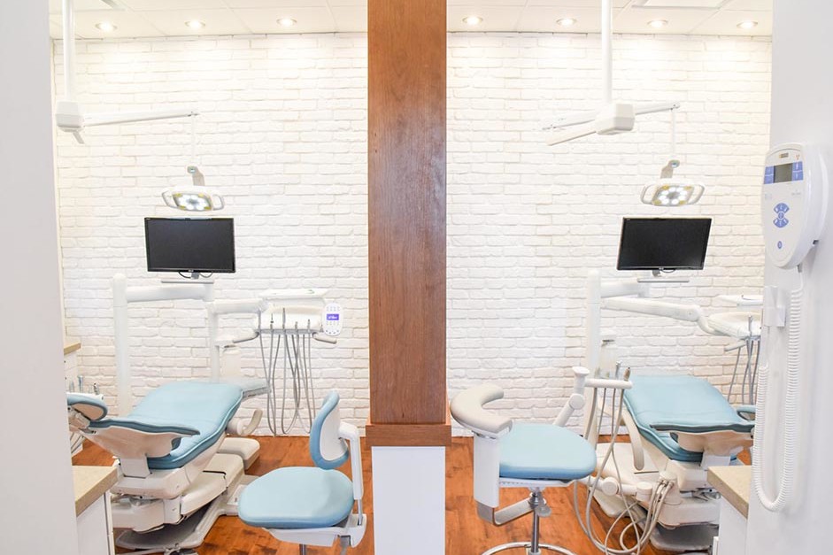 Treatment Room at Arista Dental Clinic Maple Ridge, BC V2X 2T4